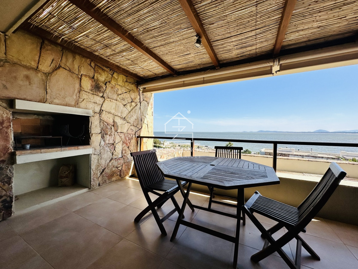 Apartamento ID.1759 - Venta de fabuloso apartamento de dormitorio y medio con dos baños en Punta Ballena