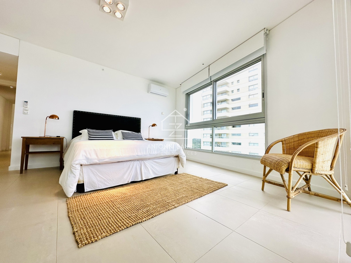 Apartamento ID.1774 - Alquiler temporario de apartamentode tres dormitorios más dependencia de servicio en Torre premiun sobre playa Brava