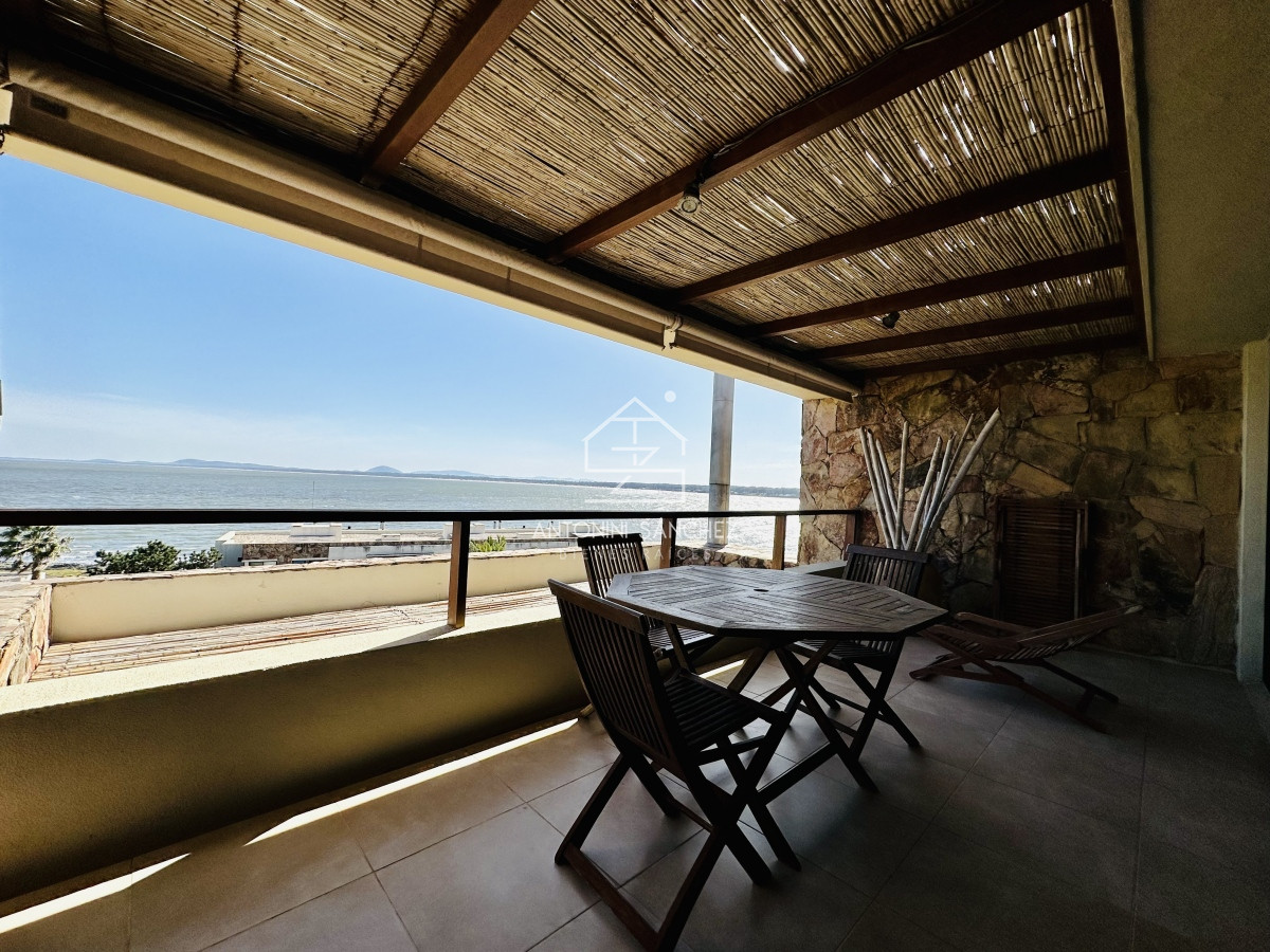 Apartamento ID.1759 - Venta de fabuloso apartamento de dormitorio y medio con dos baños en Punta Ballena