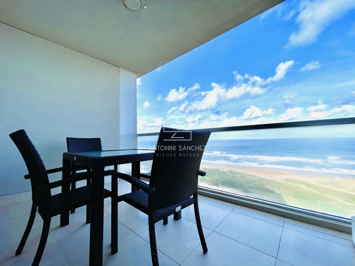 Apartamento ID.1771 - Oportunidad en Venta, Moderno Apartamento de 2 Dormitorios y Dependencia sobre Primera Línea de playa Brava, Le Parc