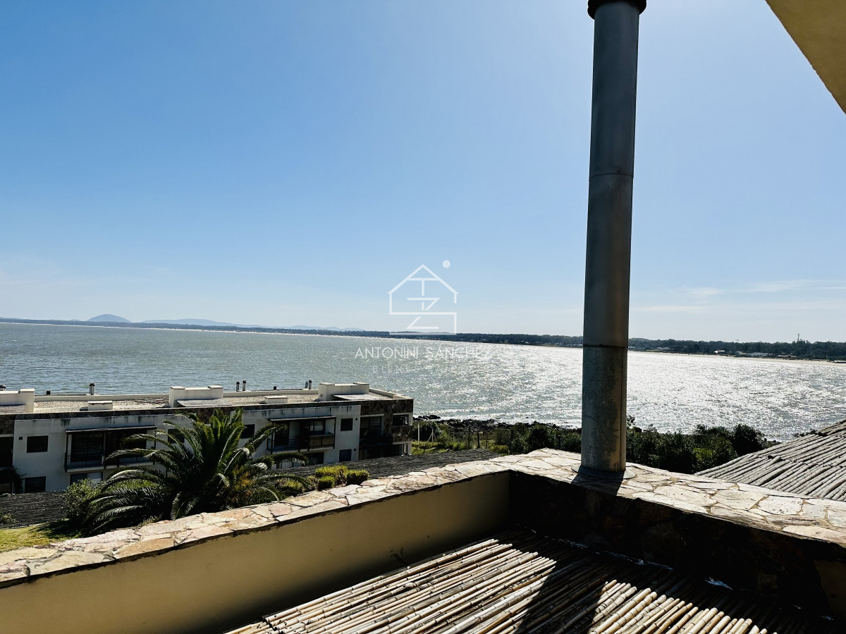 Apartamento ID.1759 - Venta de fabuloso apartamento de dormitorio y medio con dos baños en Punta Ballena