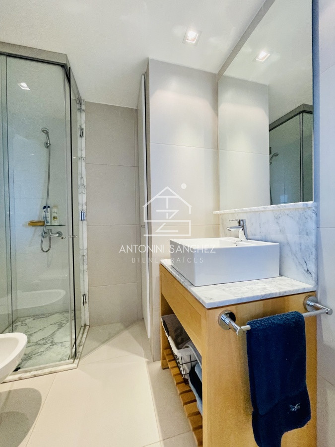 Apartamento ID.1703 - Venta OPORTUNIDAD de exclusivo departamento de tres dormitorios y Parrillero en Punta Ballena