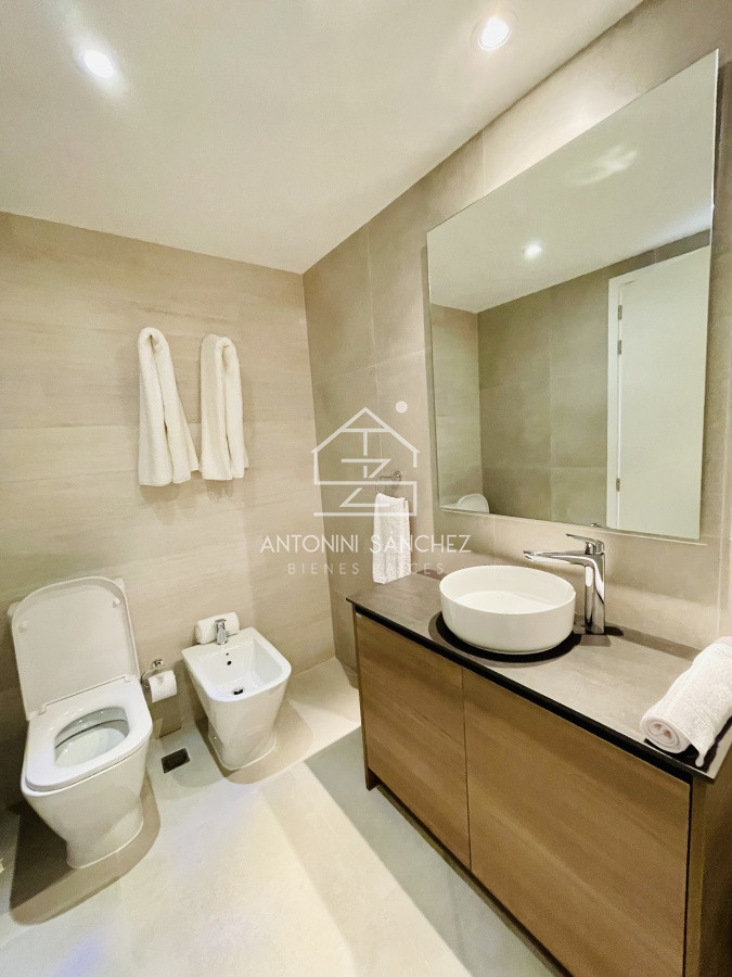 Apartamento ID.398 - Venta Apartamento de 2 Dormitorios Punta del Este