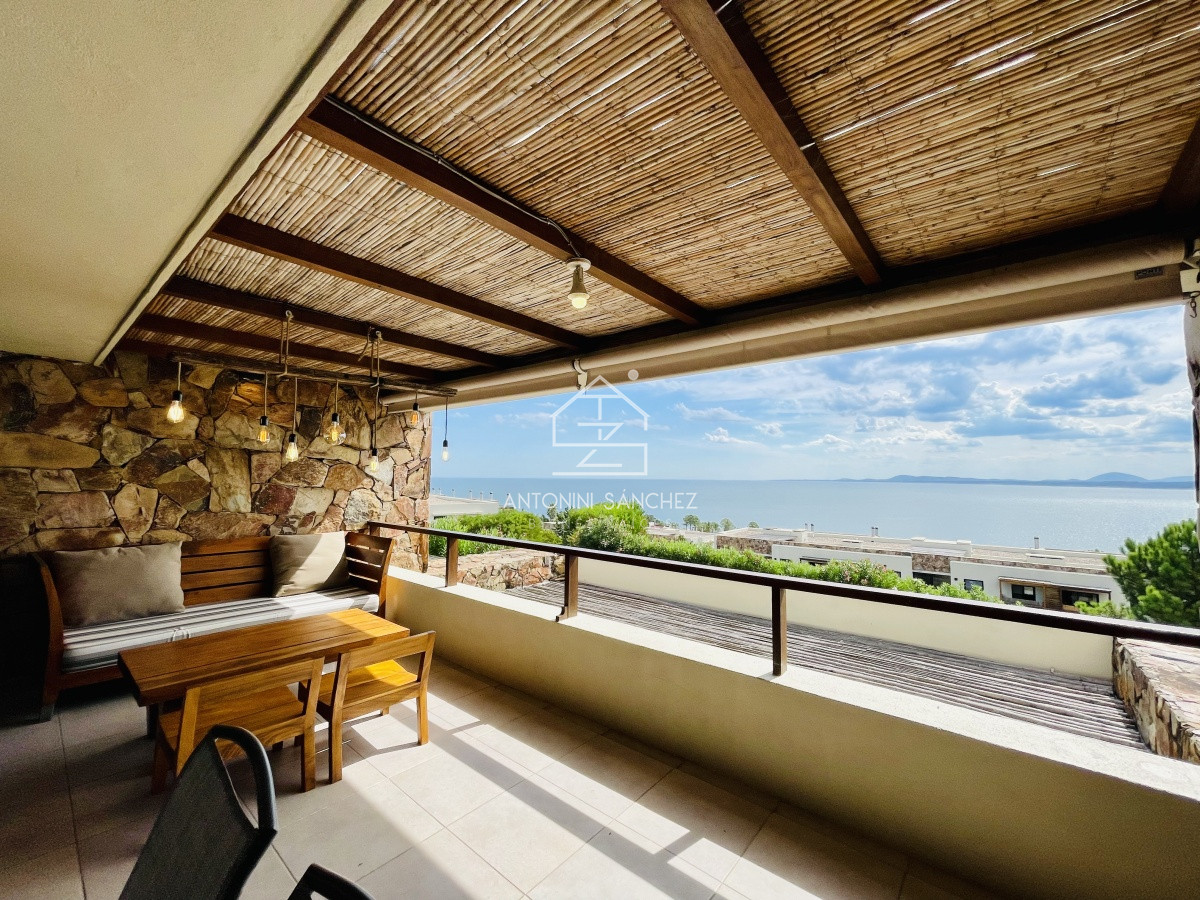 Apartamento ID.1758 - Venta y alquiler de apartamento de dos dormitorios con parrillero de uso exclusivo en Punta Ballena