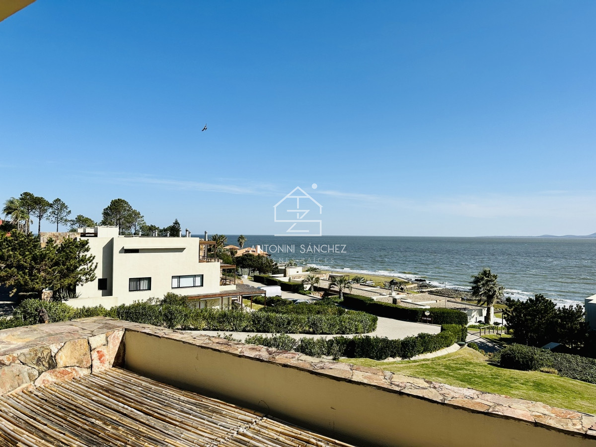 Apartamento ID.1759 - Venta de fabuloso apartamento de dormitorio y medio con dos baños en Punta Ballena