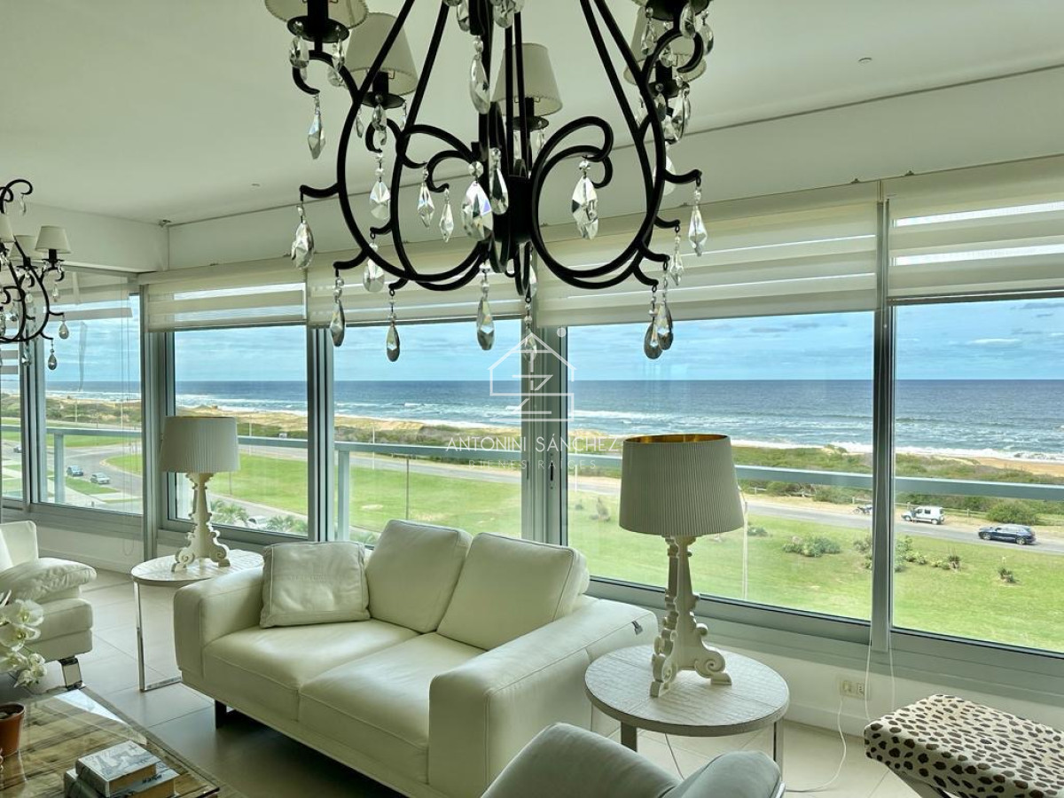 Apartamento ID.1772 - Oportunidad en Venta y Alquiler temporal de maravilloso departamento esquinero en Torre Le Parc, Playa Brava, Punta del Este