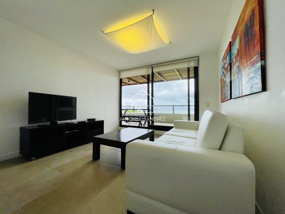 Apartamento ID.1757 - Venta de apartamento de dos dormitorios con parrillero en complejo privado de Punta Ballena