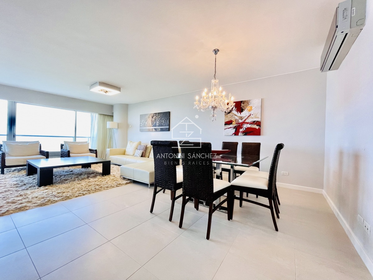 Apartamento ID.1771 - Oportunidad en Venta, Moderno Apartamento de 2 Dormitorios y Dependencia sobre Primera Línea de playa Brava, Le Parc