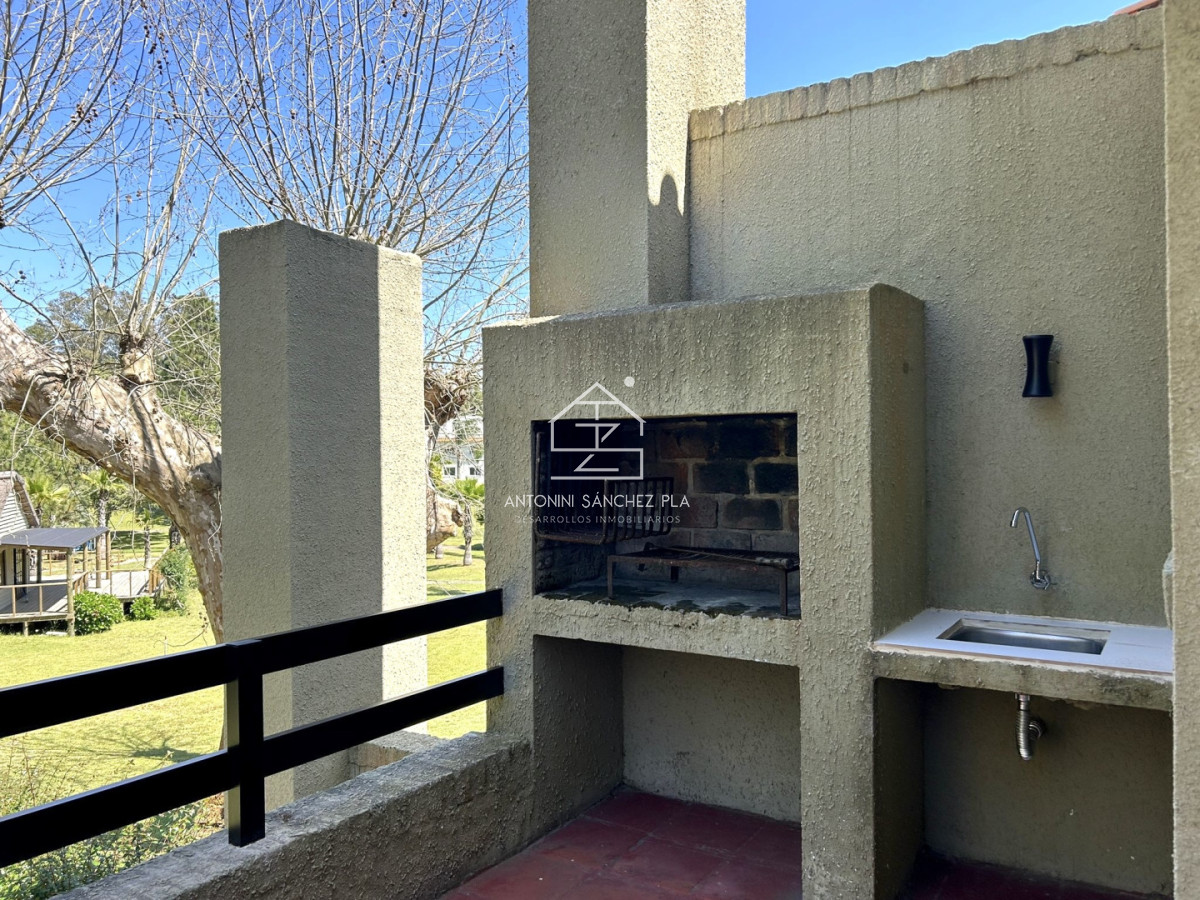 Apartamento ID.4137 - Alquiler anual o invernal de apartamento dúplex con parrillero propio en Rincón del Indio