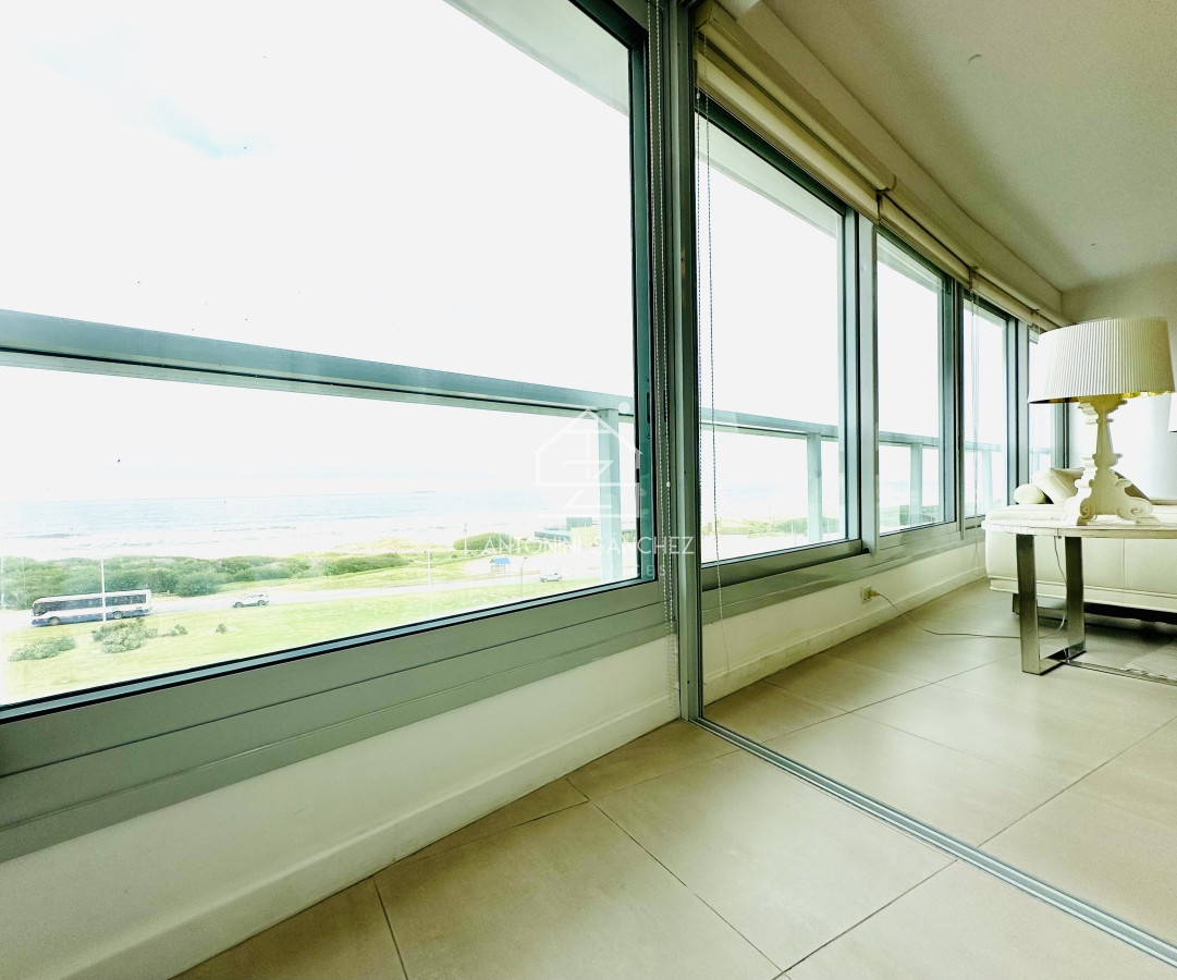 Apartamento ID.1772 - Oportunidad en Venta y Alquiler temporal de maravilloso departamento esquinero en Torre Le Parc, Playa Brava, Punta del Este