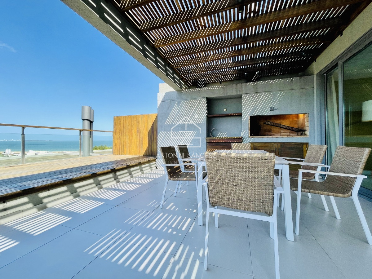 Apartamento ID.1703 - Venta OPORTUNIDAD de exclusivo departamento de tres dormitorios y Parrillero en Punta Ballena
