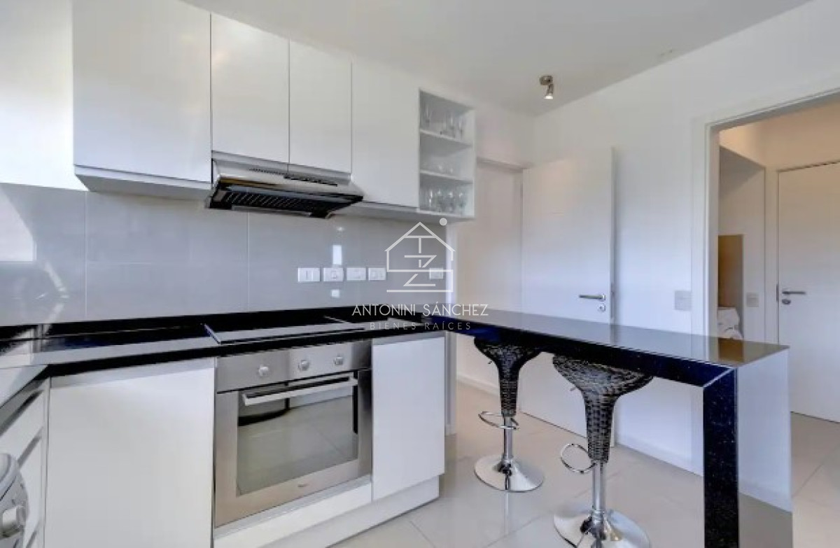 Apartamento ID.793 - Apartamento de 3 Dormitorios en Venta Primera Línea del Mar, Playa Brava Punta del Este