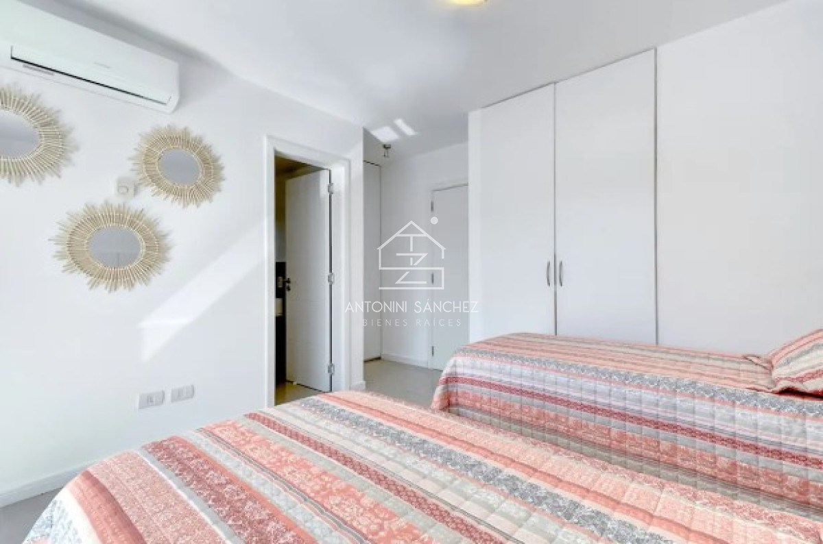 Apartamento ID.793 - Apartamento de 3 Dormitorios en Venta Primera Línea del Mar, Playa Brava Punta del Este