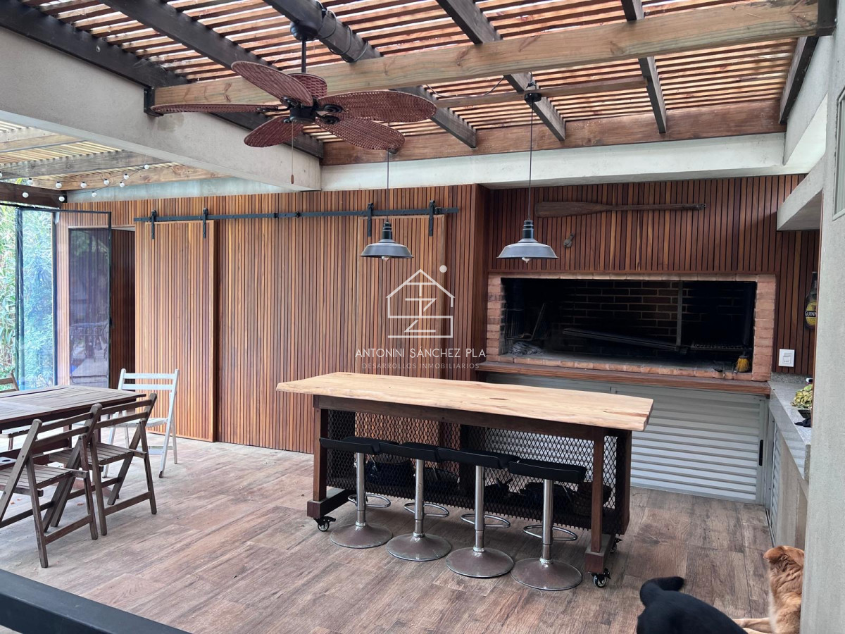 Casa ID.2879 - Casa de 5 dormitorios con piscina climatizada y barbacoa. Gran parque en Burnett zona Pinares