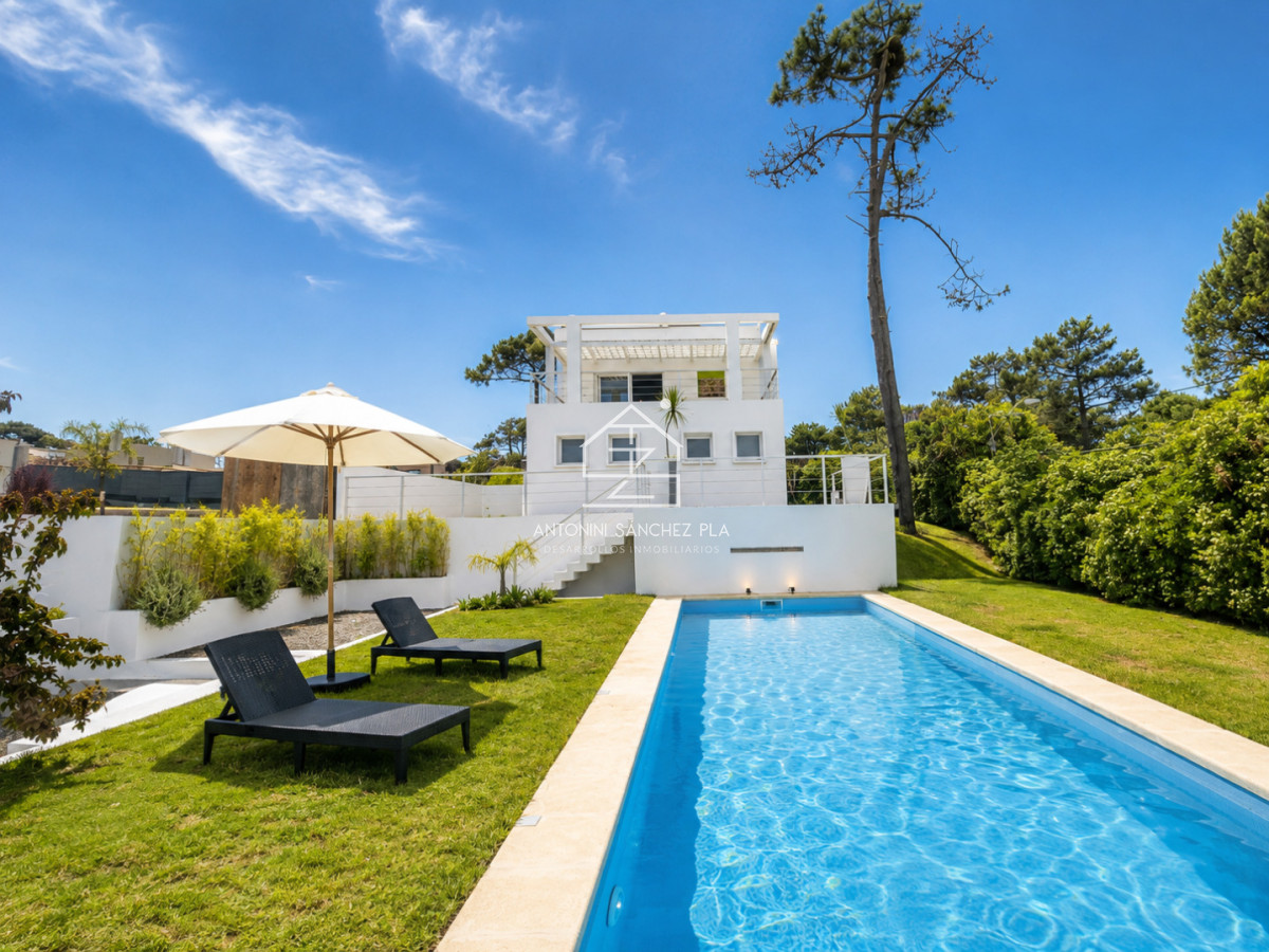 Casa ID.2531 - Excelente Casa de 4 Dormitorios y Piscina en Manantiales, Punta del Este