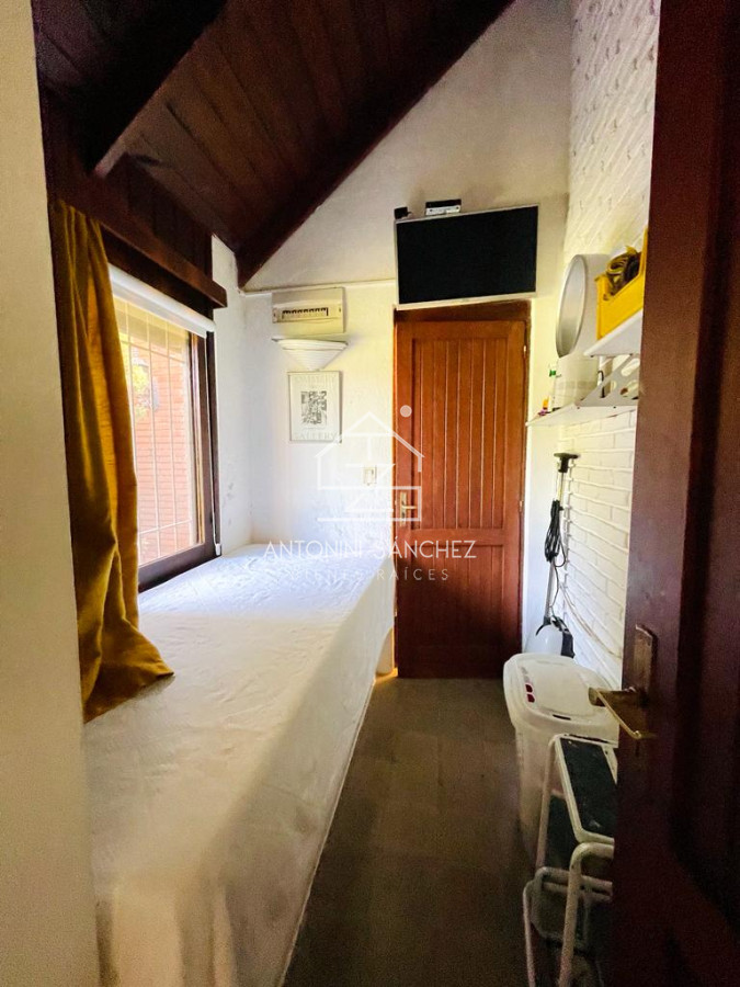 Casa ID.2759 - Excelente Casa de 4 Dormitorios en Playa Mansa - Punta del Este