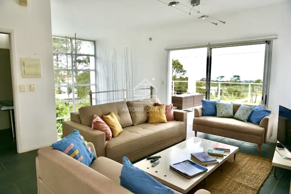 Casa ID.2531 - Excelente Casa de 4 Dormitorios y Piscina en Manantiales, Punta del Este