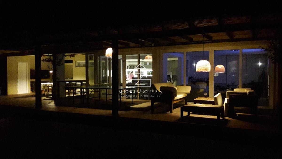 Casa ID.2879 - Casa de 5 dormitorios con piscina climatizada y barbacoa. Gran parque en Burnett zona Pinares