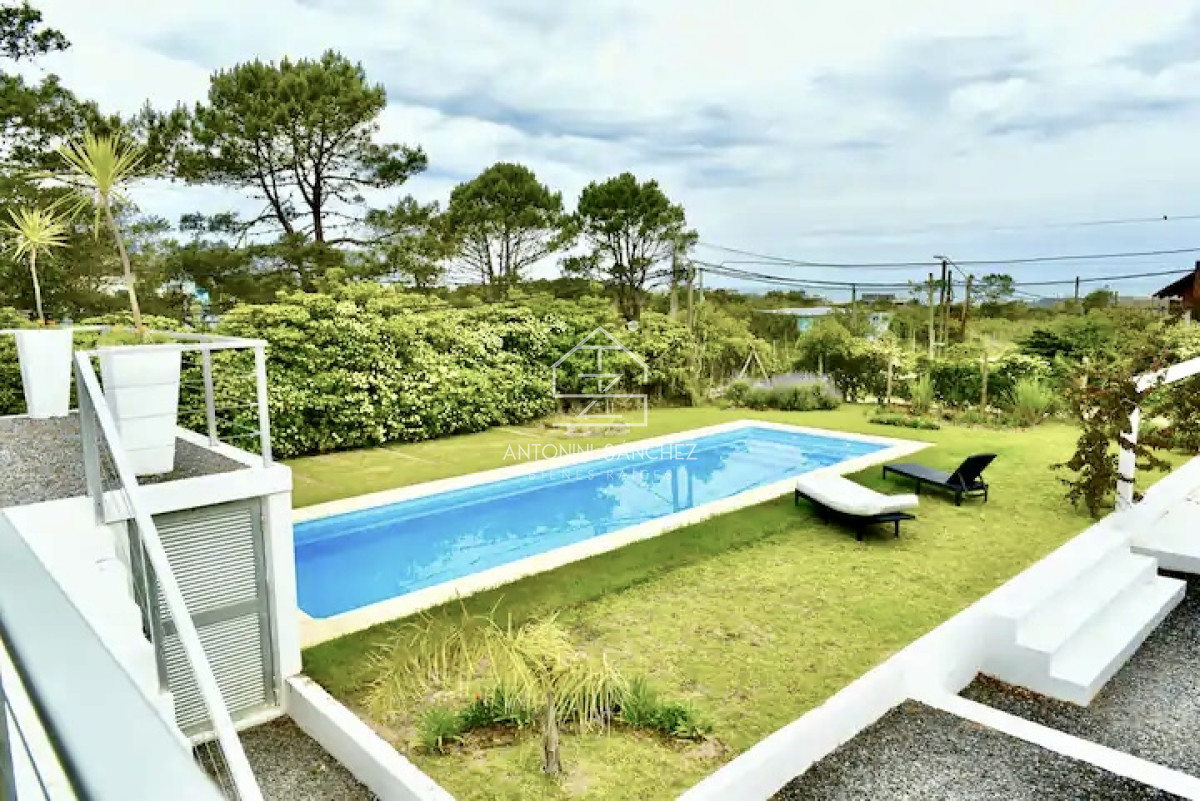 Casa ID.2531 - Excelente Casa de 4 Dormitorios y Piscina en Manantiales, Punta del Este
