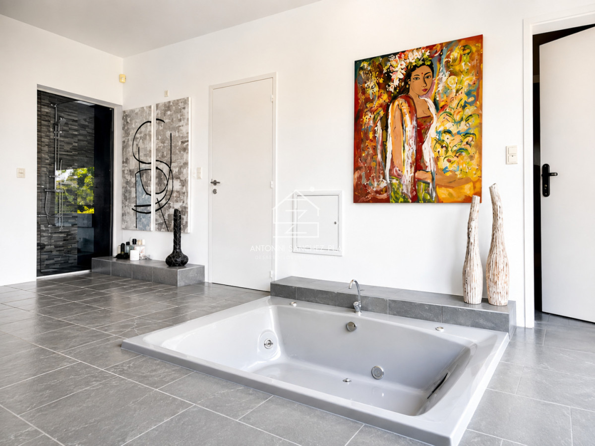 Casa ID.2531 - Excelente Casa de 4 Dormitorios y Piscina en Manantiales, Punta del Este