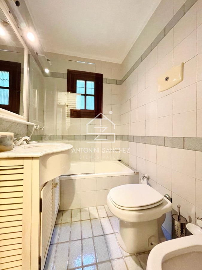 Casa ID.2759 - Excelente Casa de 4 Dormitorios en Playa Mansa - Punta del Este