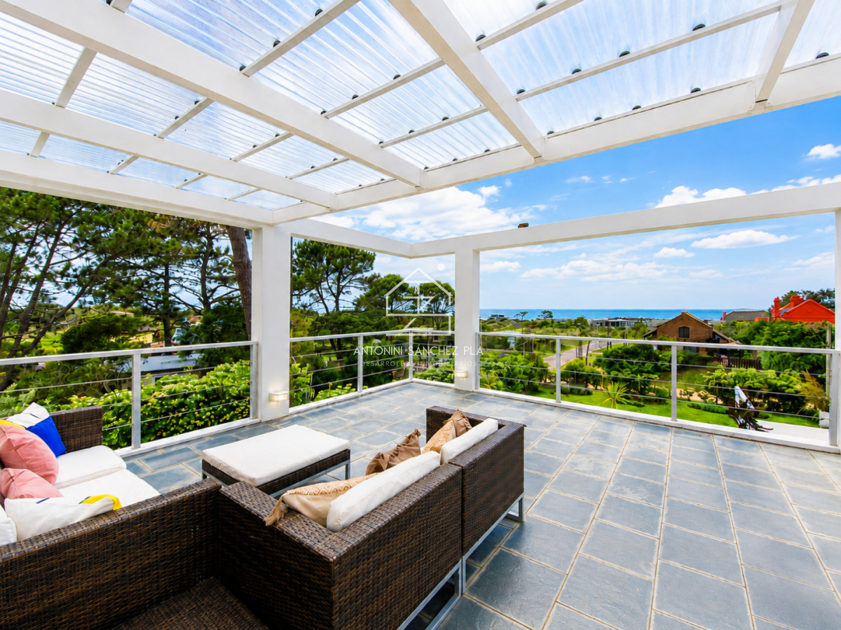 Casa ID.2531 - Excelente Casa de 4 Dormitorios y Piscina en Manantiales, Punta del Este