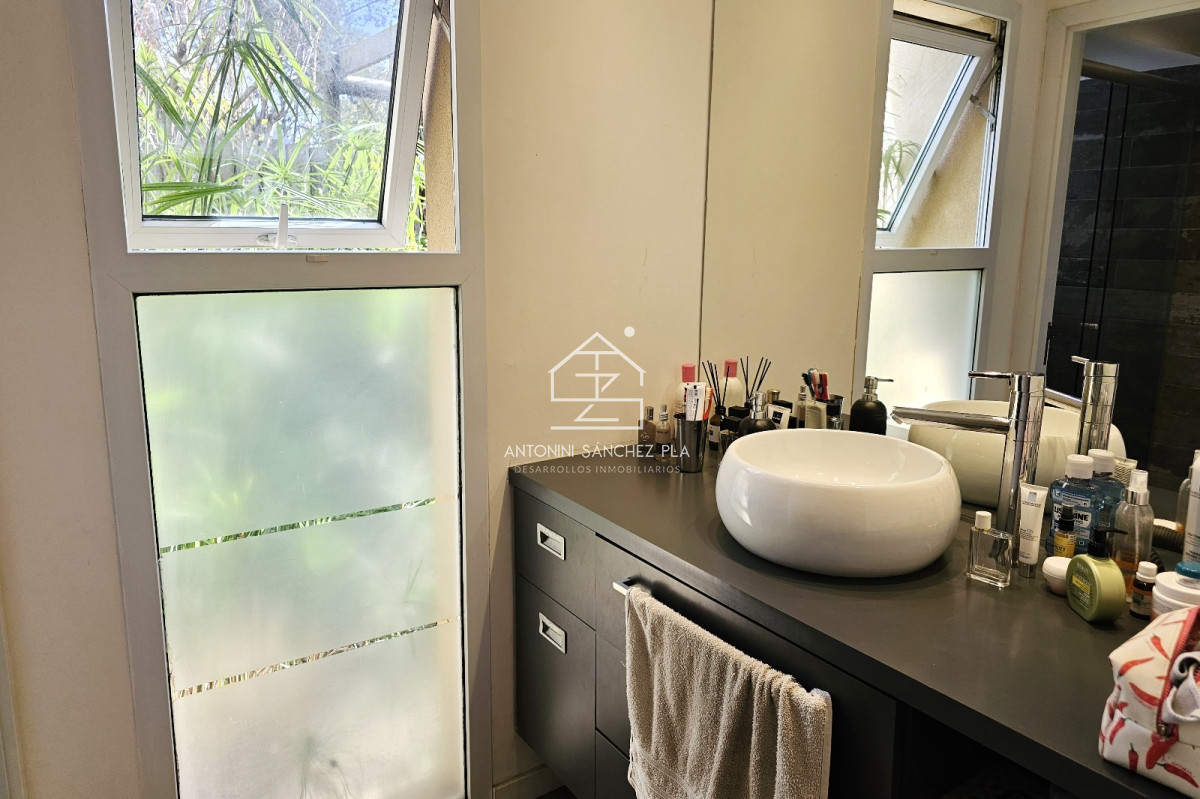 Casa ID.2879 - Casa de 5 dormitorios con piscina climatizada y barbacoa. Gran parque en Burnett zona Pinares
