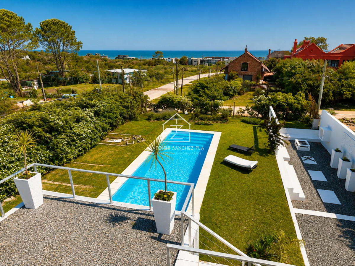 Casa ID.2531 - Excelente Casa de 4 Dormitorios y Piscina en Manantiales, Punta del Este