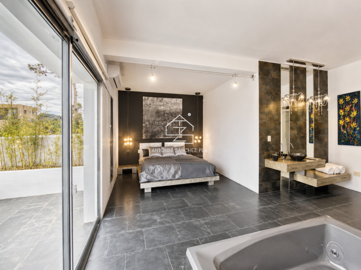 Casa ID.2531 - Excelente Casa de 4 Dormitorios y Piscina en Manantiales, Punta del Este