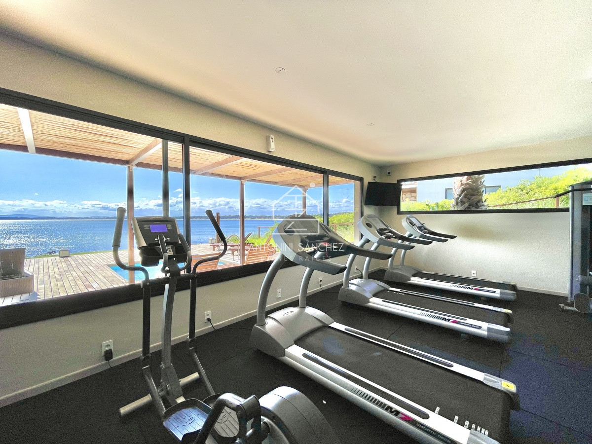 Apartamento ID.1757 - Venta de apartamento de dos dormitorios con parrillero en complejo privado de Punta Ballena