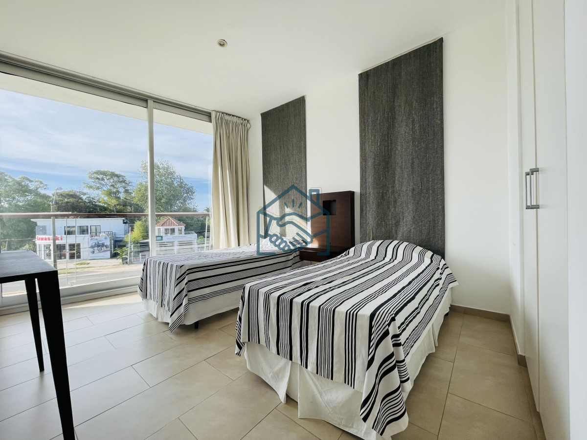 Apartamento ID.685/Venta-de-Moderno-Apartamento-de-3-Dormitorios-Frente-al-Mar-en-La-Barra - Venta de Moderno Apartamento de 3 Dormitorios Frente al Mar en La Barra