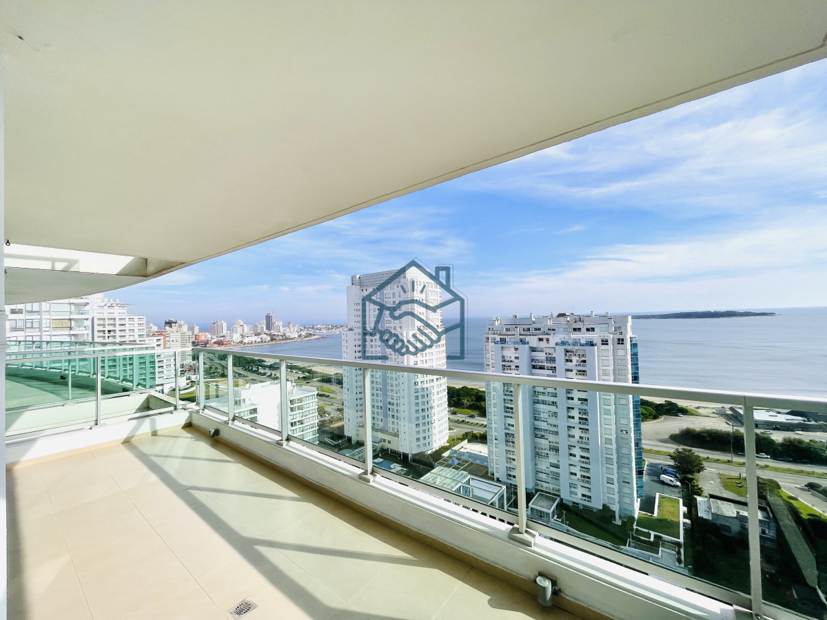 Apartamento ID.1442/Apartamento-de-2-Dormitorios,-Vista-al-Mar-y-Parrillero-en-Playa-Mansa,-Venta - Apartamento de 2 Dormitorios, Vista al Mar y Parrillero en Playa Mansa, Venta