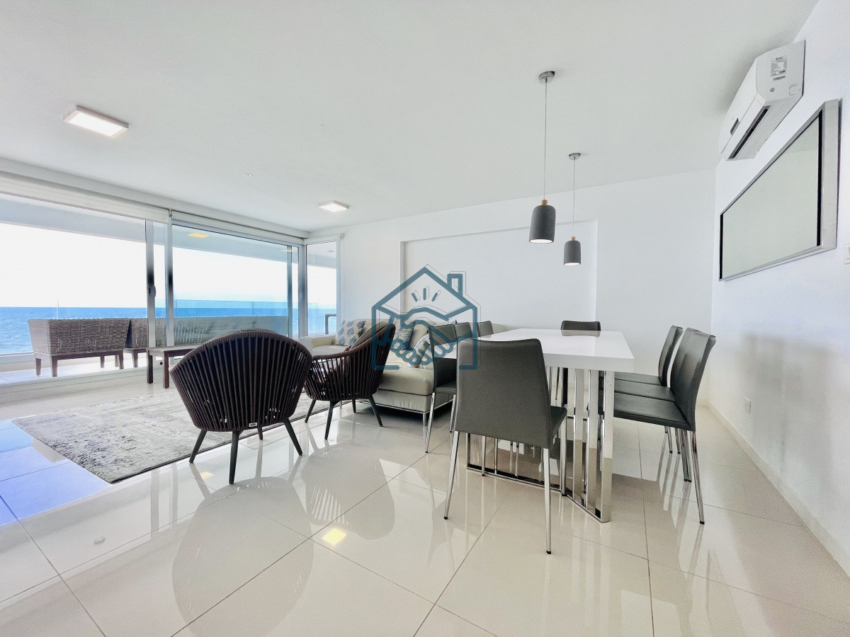 Apartamento ID.518/Apartamento-de-3-Dormitorios-y-Parrillero-Frente-al-Mar,-Playa-Mansa - Apartamento de 3 Dormitorios y Parrillero Frente al Mar, Playa Mansa