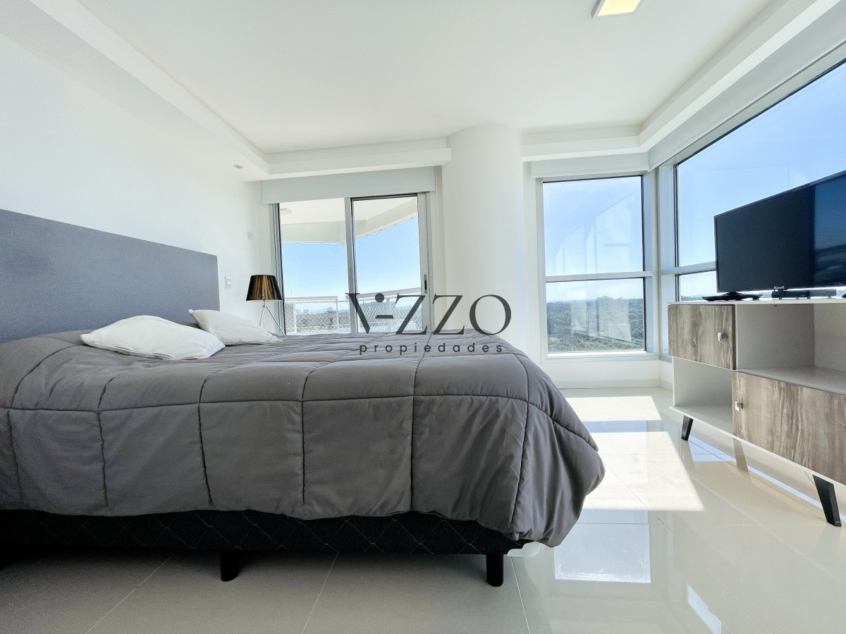 Apartamento ID.843/Apartamento-de-2-Dormitorios-y-Dependencia,-Parrillero-en-Playa-Brava---Punta-del-Este - Apartamento de 2 Dormitorios y Dependencia, Parrillero en Playa Brava - Punta del Este