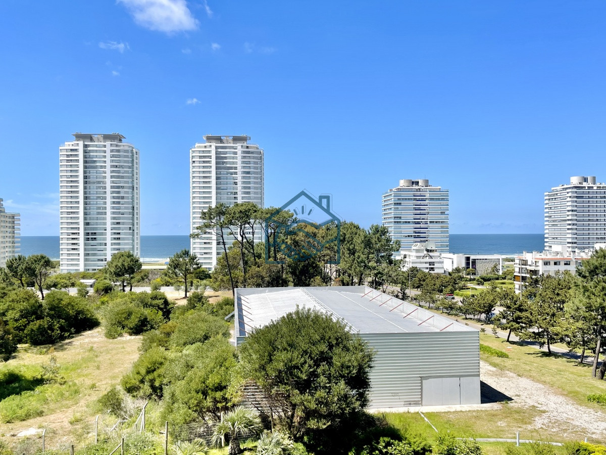 Apartamento ID.1304/Venta-y-alquiler-temporario-de-apartamento-de-un-dormitorio-en-torre-de-categoría-a-pasos-de-Playa-Brava - Venta y alquiler temporario de apartamento de un dormitorio en torre de categoría a pasos de Playa Brava