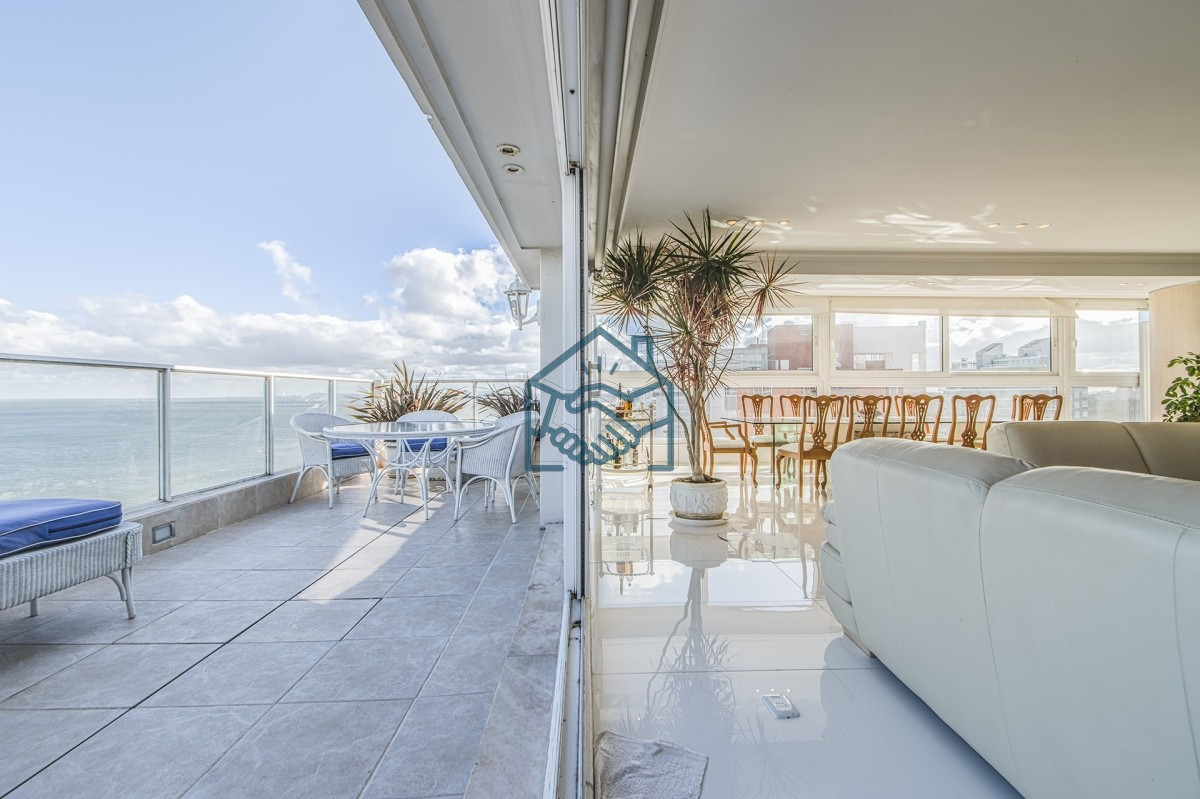 Apartamento ID.628/Penthouse-sobre-Playa-Mansa,-4-Dormitorios-y-Parrillero-en-Venta---Punta-del-Este - Penthouse sobre Playa Mansa, 4 Dormitorios y Parrillero en Venta - Punta del Este