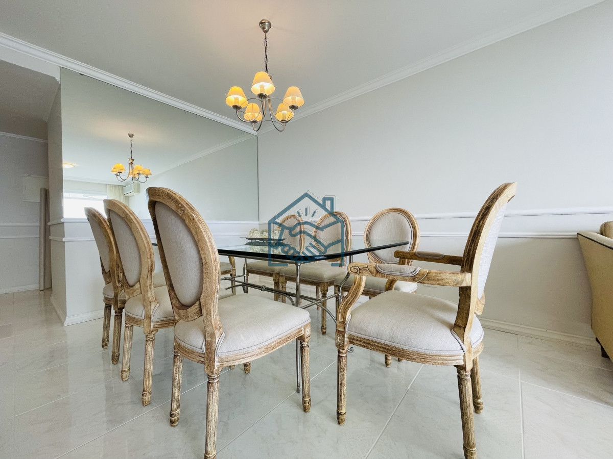 Apartamento ID.644/Apartamento-de-3-Dormitorios-sobre-Playa-Mansa,-en-Venta-y-Alquiler - Apartamento de 3 Dormitorios sobre Playa Mansa, en Venta y Alquiler