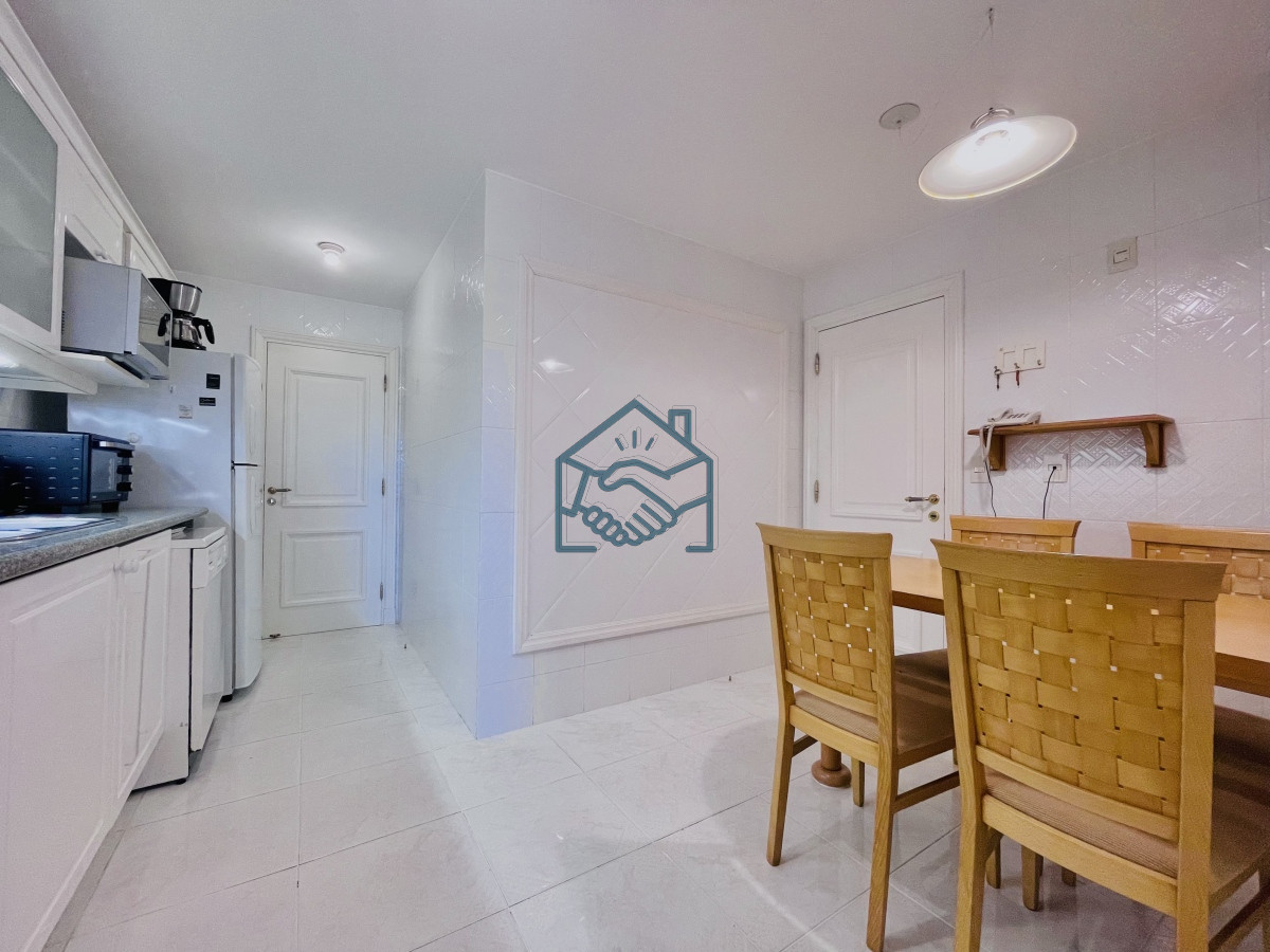 Apartamento ID.644/Apartamento-de-3-Dormitorios-sobre-Playa-Mansa,-en-Venta-y-Alquiler - Apartamento de 3 Dormitorios sobre Playa Mansa, en Venta y Alquiler