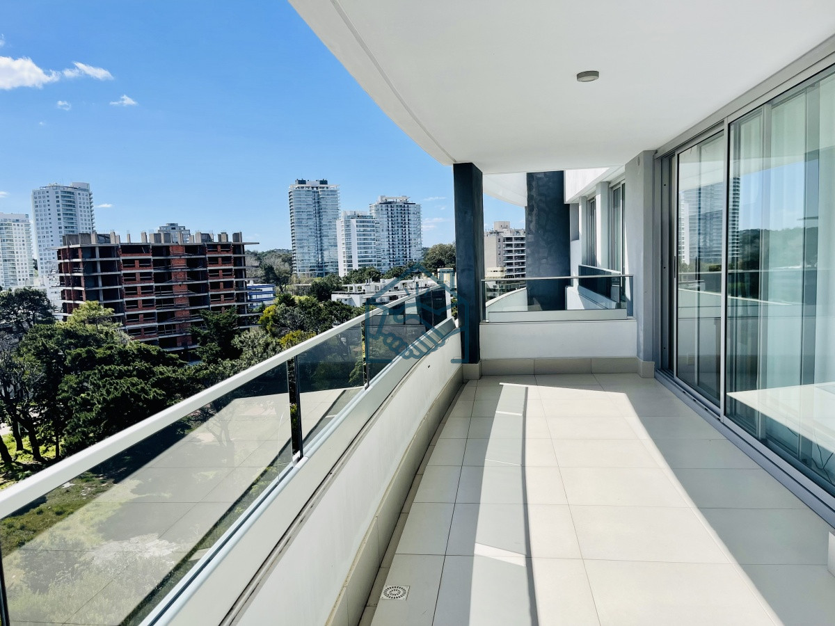 Apartamento ID.1045/Apartamento-de-2-Dormitorios-en-Venta-a-metros-de-playa-Brava,-Punta-del-Este - Apartamento de 2 Dormitorios en Venta a metros de playa Brava, Punta del Este