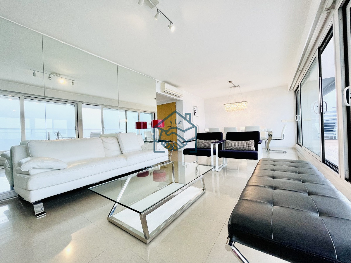 Apartamento ID.619/Moderno-Apartamento-de-3-Suites-en-Playa-Mansa-con-Vista-al-Mar - Moderno Apartamento de 3 Suites en Playa Mansa con Vista al Mar