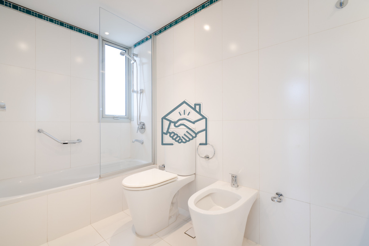 Apartamento ID.612/Venta-y-alquiler-de-departamento-con-tres-dormitorios-mas-dependencia-de-servicio-en-torre-Le-Parc-playa-Brava,-Punta-del-Este - Venta y alquiler de departamento con tres dormitorios mas dependencia de servicio en torre Le Parc playa Brava, Punta del Este