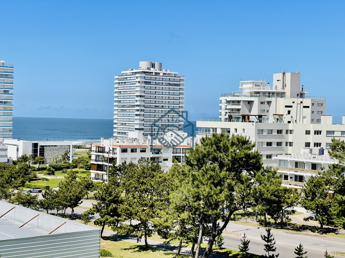 Apartamento ID.1304/Venta-y-alquiler-temporario-de-apartamento-de-un-dormitorio-en-torre-de-categoría-a-pasos-de-Playa-Brava - Venta y alquiler temporario de apartamento de un dormitorio en torre de categoría a pasos de Playa Brava