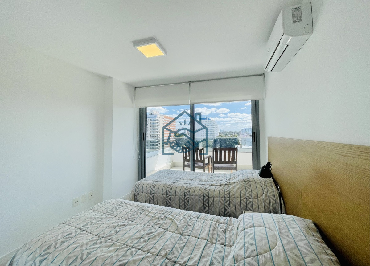 Apartamento ID.1045/Apartamento-de-2-Dormitorios-en-Venta-a-metros-de-playa-Brava,-Punta-del-Este - Apartamento de 2 Dormitorios en Venta a metros de playa Brava, Punta del Este