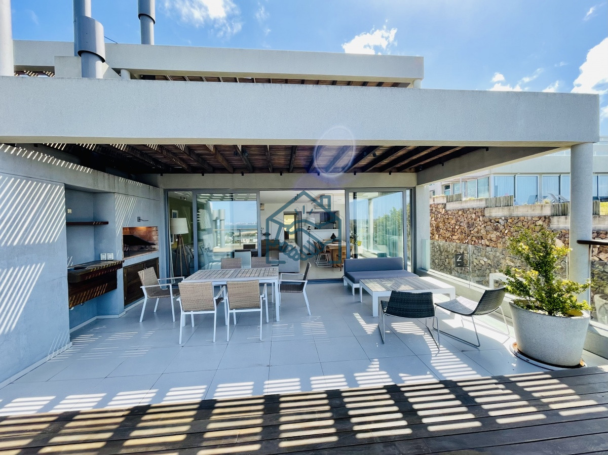 Apartamento ID.1433/Venta-OPORTUNIDAD-de-exclusivo-departamento-de-tres-dormitorios-y-Parrillero-en-Punta-Ballena - Venta OPORTUNIDAD de exclusivo departamento de tres dormitorios y Parrillero en Punta Ballena