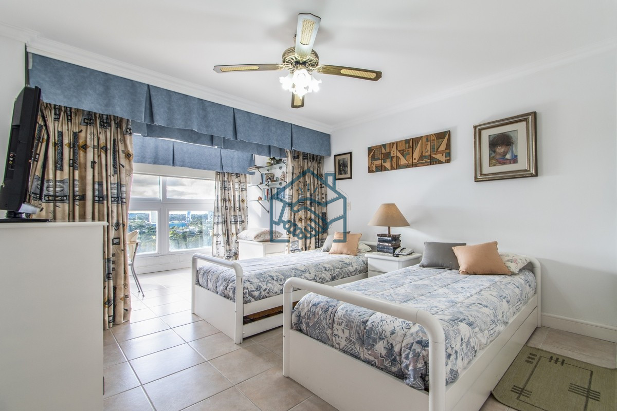 Apartamento ID.628/Penthouse-sobre-Playa-Mansa,-4-Dormitorios-y-Parrillero-en-Venta---Punta-del-Este - Penthouse sobre Playa Mansa, 4 Dormitorios y Parrillero en Venta - Punta del Este