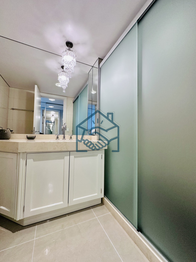 Apartamento ID.1121/Lujoso-Penthouse-de-4-Dormitorios-con-Vista-al-Mar-sobre-Playa-Mansa,-Punta-del-Este - Lujoso Penthouse de 4 Dormitorios con Vista al Mar sobre Playa Mansa, Punta del Este