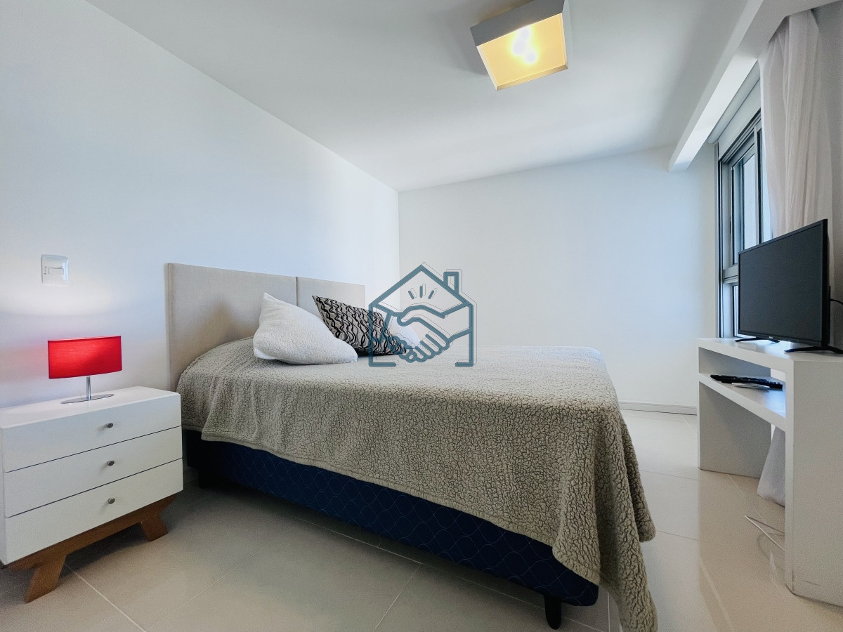 Apartamento ID.1145/Apartamento-con-Vista-al-Mar-de-3-Dormitorios-y-Dependencia- -Parrillero-en-Playa-Brava,-Punta-del-Este- - Apartamento con Vista al Mar de 3 Dormitorios y Dependencia + Parrillero en Playa Brava, Punta del Este 
