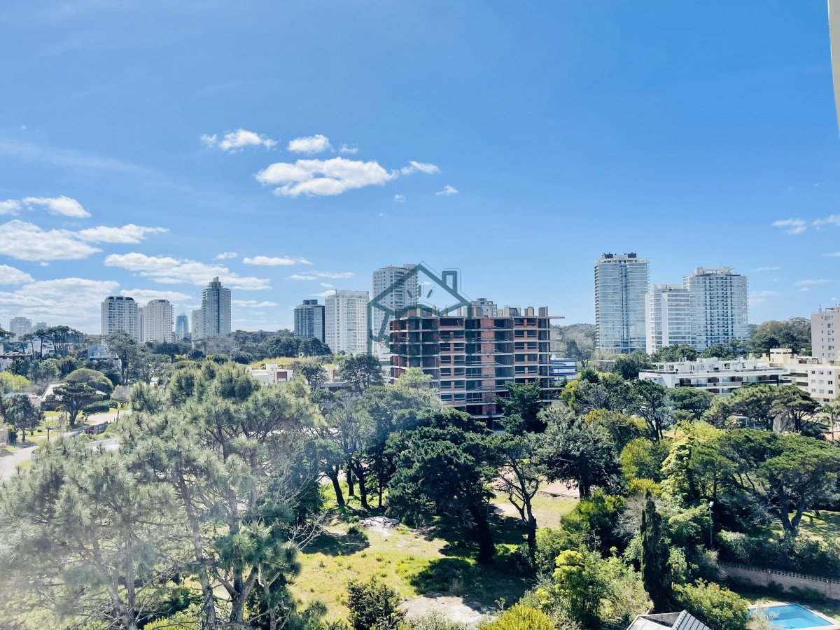 Apartamento ID.1045/Apartamento-de-2-Dormitorios-en-Venta-a-metros-de-playa-Brava,-Punta-del-Este - Apartamento de 2 Dormitorios en Venta a metros de playa Brava, Punta del Este
