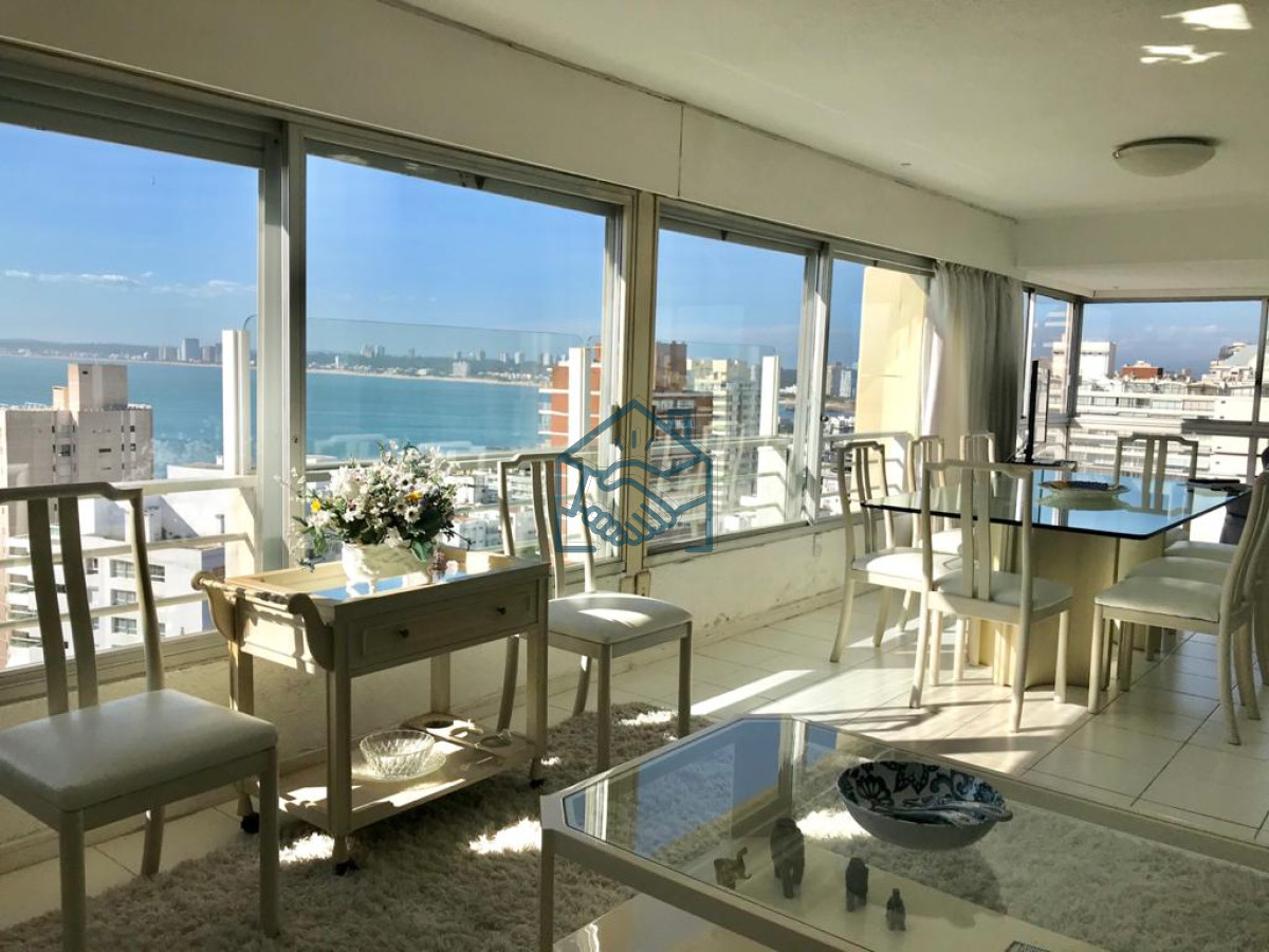 Apartamento ID.610/Apartamento-de-4-Dormitorios-con-Vista-al-Mar---Península-de-Punta-del-Este,-Venta-y-Alquiler - Apartamento de 4 Dormitorios con Vista al Mar - Península de Punta del Este, Venta y Alquiler