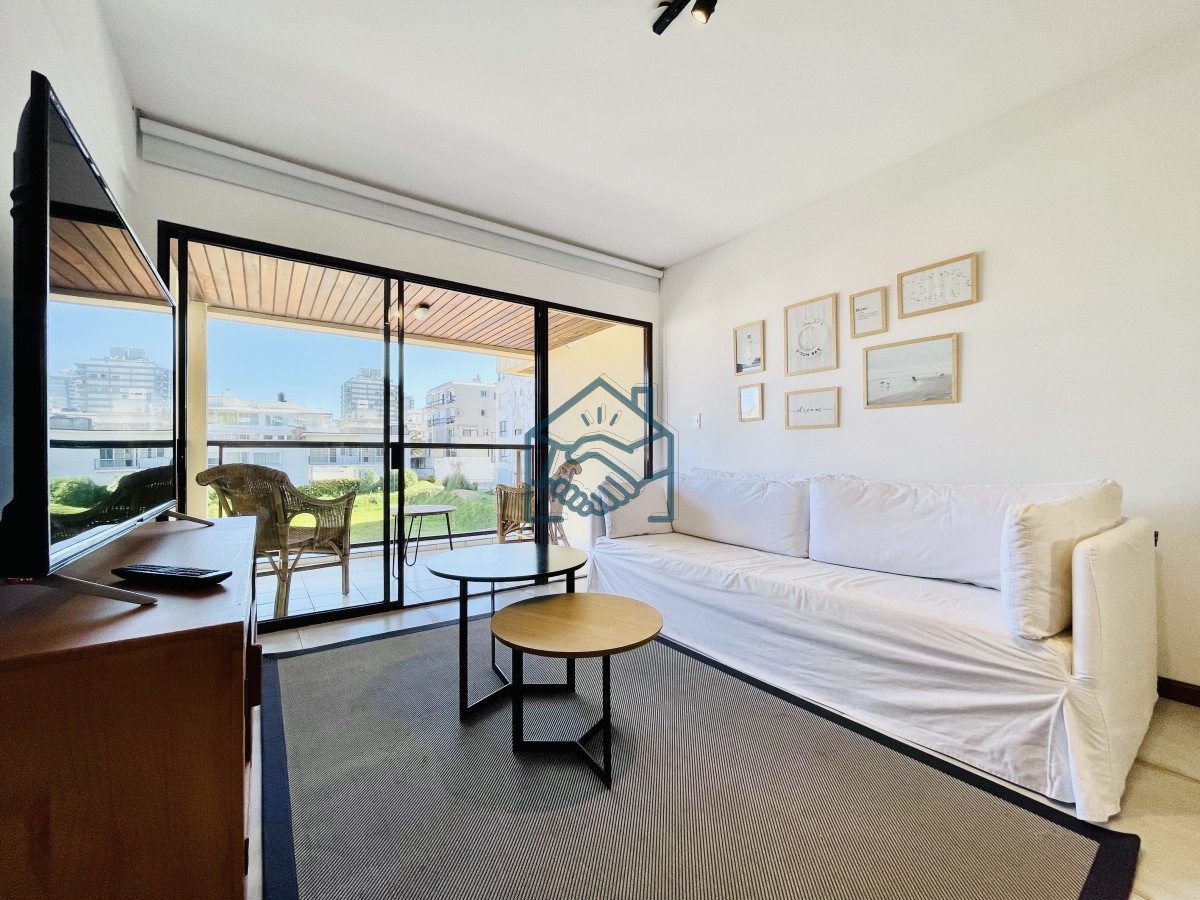 Apartamento ID.1068/Apartamento-de-2-Dormitorios-en-playa-El-Emir,-Punta-del-Este---Venta-y-Alquiler-de-Verano - Apartamento de 2 Dormitorios en playa El Emir, Punta del Este - Venta y Alquiler de Verano